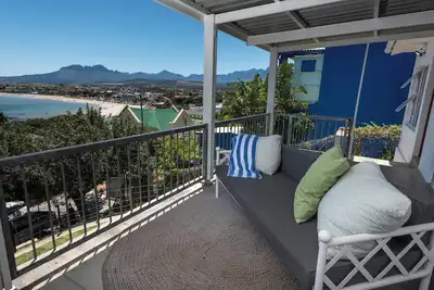 Image de Seaside Cottage - 2 bedroom central apartment 2 min walk to beach.