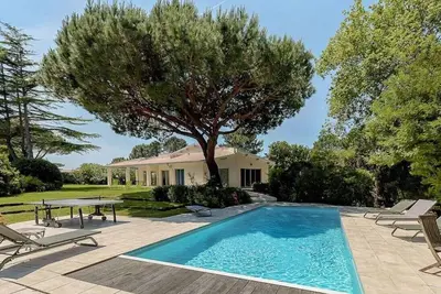 Image de Pyla-sur-Mer au calme Villa 200m² avec grand jardin et piscine chauffée
