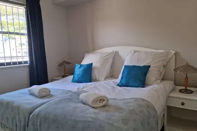 Image de Seabreeze - sea facing apartment