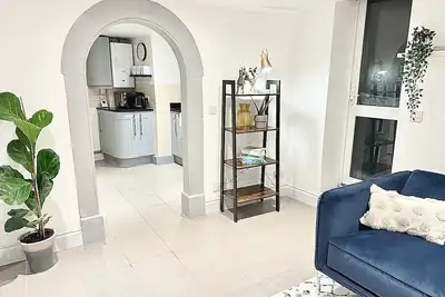 Image de Spacious One Bedroom Cottage\n