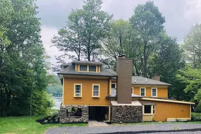 Image de ParkPlaceKeuka FingerLakes: Fab Lake Views, HikingTrails w/TeaHouse on Waterfall!
