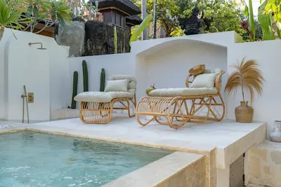 Image de Cozy Up Villa ~ 2bdr Luxury Pool Oasis ~ 5min to Beach!