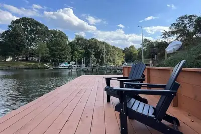 Image de Relaxing Waterfront Apartment!