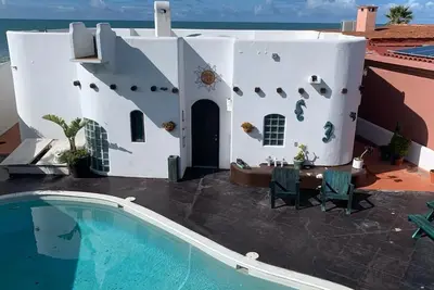 Image de Oceanfront Villa - Birthdays, Weddings & Events. Private pool, jacuzzi & Chef