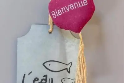 Image de Au pied de la Cité \"L'Eau Vive\" famille nombreuse