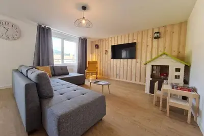 Image de Appartement centre-ville Gérardmer, au calme avec espace de jeux pour enfant Ii