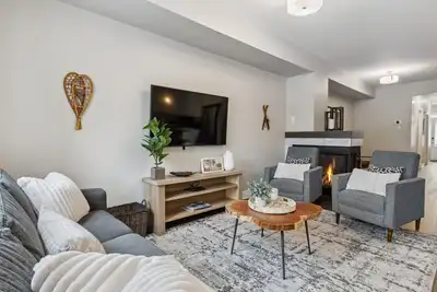 Image de 41 Snowbridge: Free Shuttle to Village