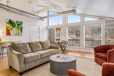 Riverfront apartment downtown with parking