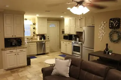 Spacious one bedroom 2 miles from Texas Tech! \n\n