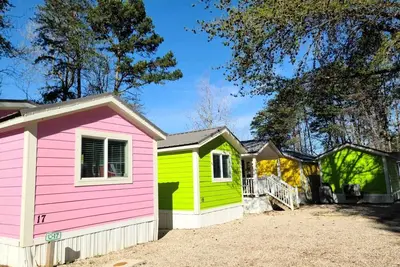 Image de Waterfront  2 Bed Tiny Home #18