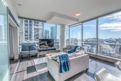 Image de Immaculate 2 Bd Dt Condo w/ Panoramic City Views!