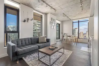 Image de The View - 2 Bd Luxury Calgary Tower Views