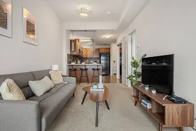 The Teak - Mid-Century w\/ views!