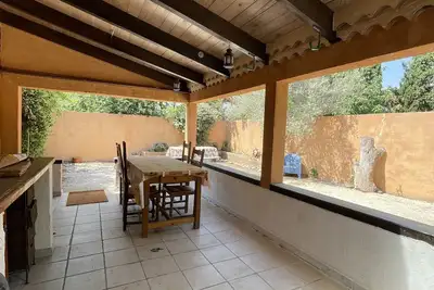 ► La CHAUMIÈRE Du Grau, Proche De La Plage, Logement Calme Et Familial