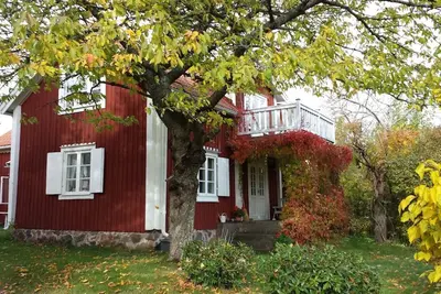 Image de Large, Quiet, Genuine with many rooms near the sea.