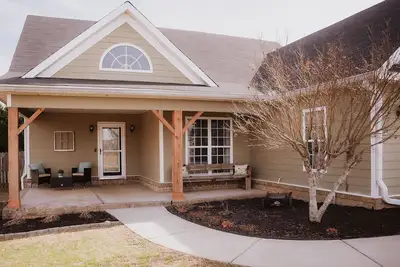 Image de Modern Farmhouse Retreat Mid-Term Stay Pet Friendly