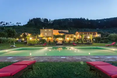 Villa à Lucques avec 8 chambres à coucher, 15 couchages