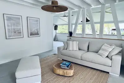 Image de À 2 pas de la plage, découvrez « Casa Papa », un joyau à la décoration soignée!