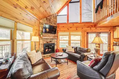 Image de Waterfront Watauga Lake Home w/ Private Dock!