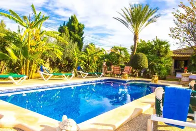 Image de Villa soleada avec piscine privée, climatisation et Wifi