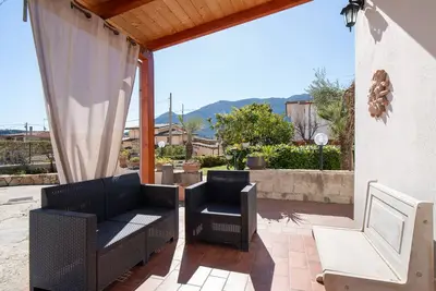 Image de Appartement 'Le Lantane 2' avec vue sur la montagne, Wi-Fi et climatisation