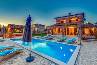 Image de Villa 4 chambres avec piscine et très grand jardin