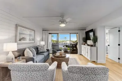 Image de Oceanfront Luxury Retreat/Newly Remodeled/Steps to Sand & Surf