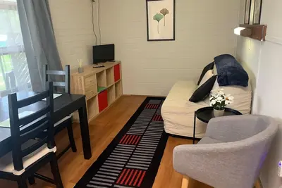 Image de Island Rest Cosy budget friendly beach retreat - 5 minute walk to the beach.