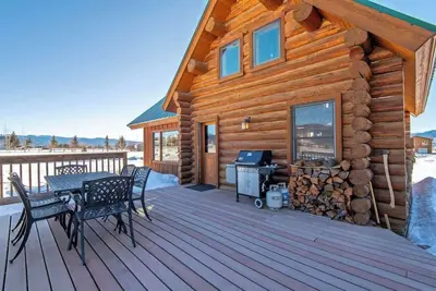 Fox Creek Cabin with Bunkhouse