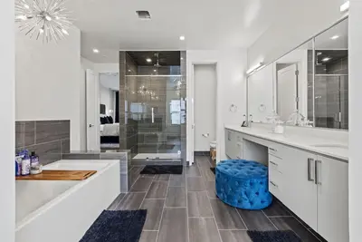 Image de Luxury Dallas  Condo minutes from Downtown