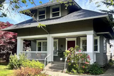 Image de Historic Olympia Home in the heart of Olympia. Close to everything.