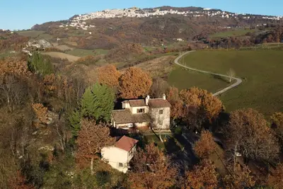 Image de The Villa is surrounded by nature.