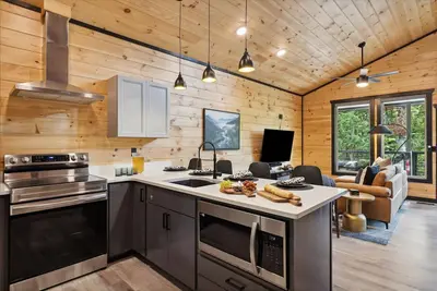 Image de Elevated Smoky Mountain Escape: Hot Tub & Views