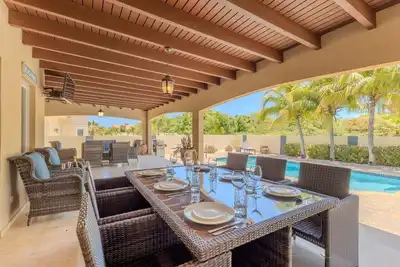 Image de 5 min to the Beach Happy Aruba Villa by Bocobay