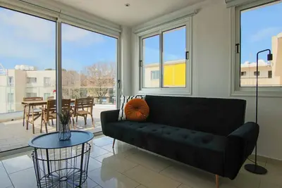 Image de Phaedrus Living: Seaside Modern Flat Lighthouse 63