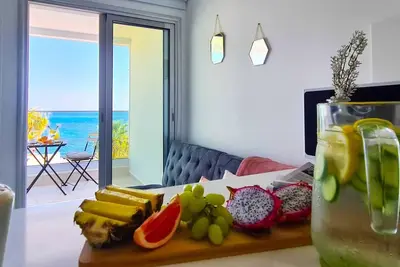 Image de Phaedrus Living: Seaview Onyx Flat Lighthouse 48