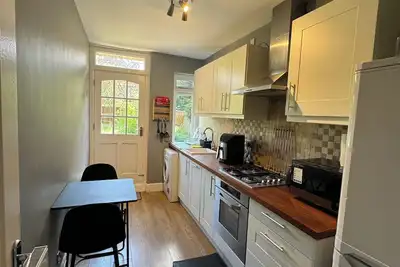 Image de Just opposite Finsbury Park, London. 2 minute walk to underground train station