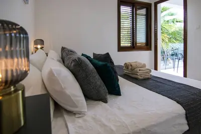 Image de Phaedrus Living: Seaview Flat Constantinos 113