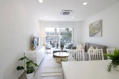 Image de Phaedrus Living: Seaview Luxury Flat Limnaria 114