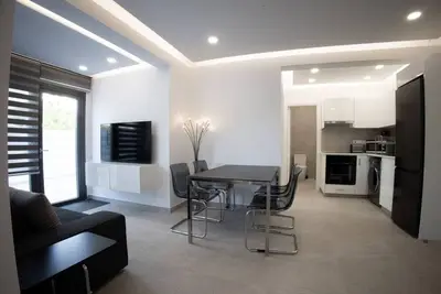 Image de Phaedrus Living: Luxury Mackenzie Flat