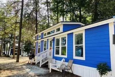 Image de Lakefront Two Bedroom Cabin #35