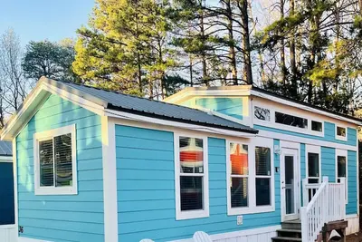 Image de Lakefront Two Bedroom Cabin #36