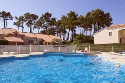 Image de Maison familiale à Saint-Jean-de-Monts, piscine commune, parking privé