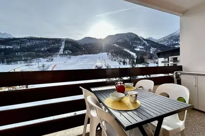 Image de Studio rénové, 4 couchages, proche pistes et commerces