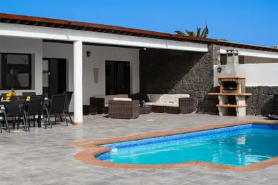 Image de Casa Marlay Spacious Villa Pool, Bbq & Fast Wi-fi Sun all day