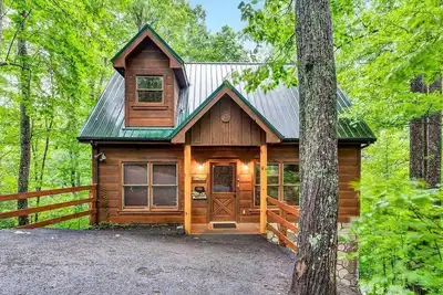 Image de Fallin' in Love | By Colonial Properties