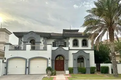 Image de Amazing 5br+M Villa - Private Beach & Pool Access