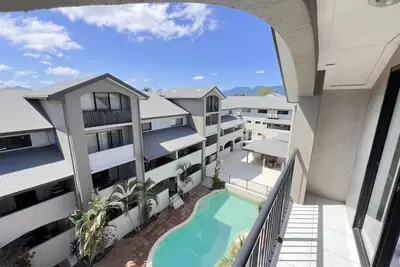 Image de 3 Bedrooms with En-suite Apartment in Cairns