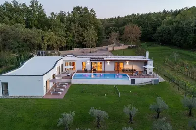 Image de Maison de vacances pour 10 personnes env. 290 qmà Kršan, Istrie (Côte est de l'Istrie)