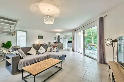 Image de Maison pour 6 -Piscine - 150m de la plage à Arès